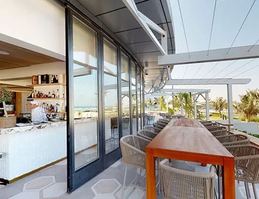 SOLID & GLASS MOVABLE PARTITIONS